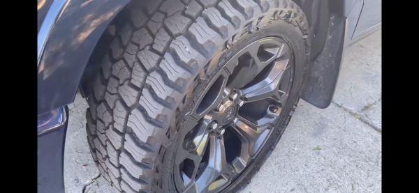 Tires 33x12.5x22