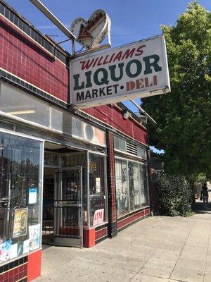 William's Market & Liquor