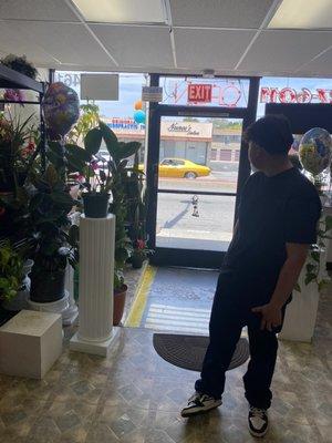 Manny's flower shop