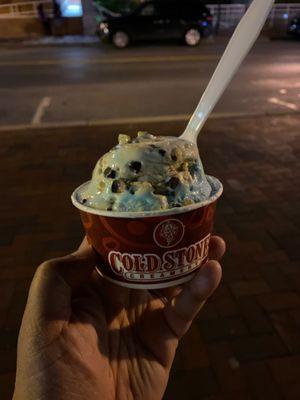 Cotton candy and coffee ice cream with almonds and chocolate chips