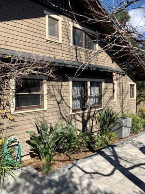 Custom Screen Bronze Frame Charcoal Fiber_Pasadena, CA_February 2019