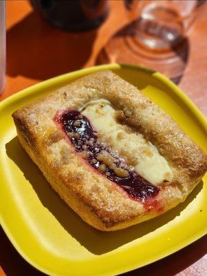 Raspberry cheese pastry, so yummy!