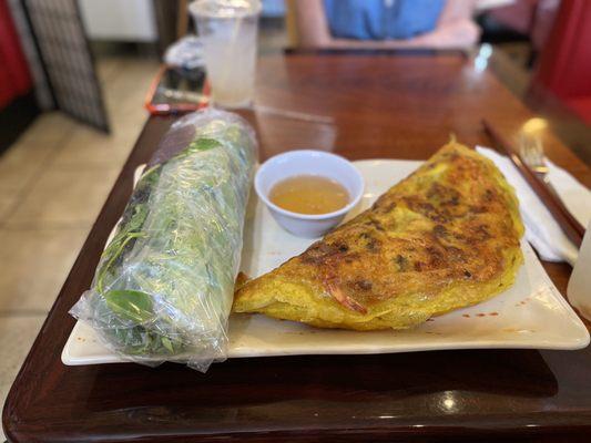 Banh xeo with everything inside