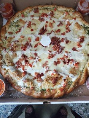 Chicken bacon ranch pizza