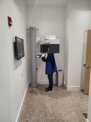 The CBCT machine being used on a patient at Wisdom Oral Surgery NJ.