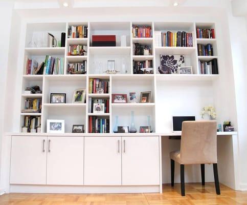 Built-in bookshelves and desk for a custom nook office