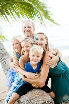 It's NOT too early to start thinking about (and booking!) your family holiday photos. Don't wait until the last minute!...