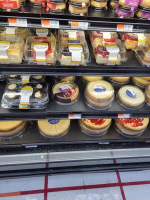 Cheesecakes whole and slices