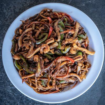 Fried Noodle with vegetable in Black Bean Sauce