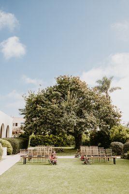 Outdoor Garden Ceremony underneath Tree