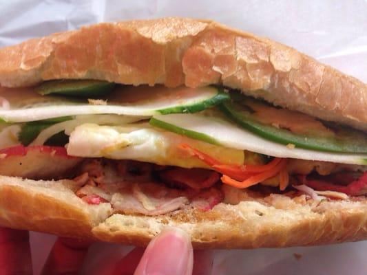 Banh mi thit trung