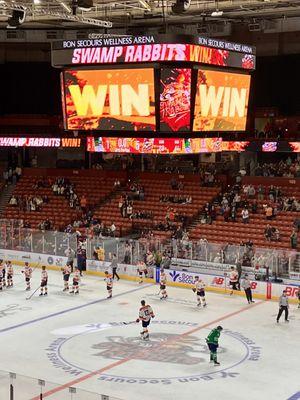 Swamp Rabbits win 5-1!