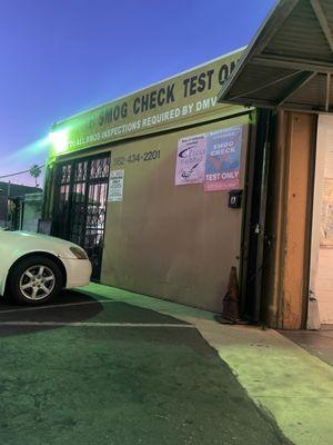 JB smog in Long Beach, CA off of 10th & junipero!!