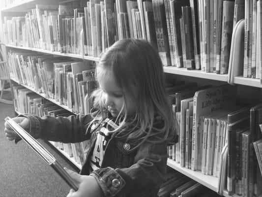 that magically moment when you discover a good book at the library #marchisreadingmonth #publiclibrary #reading