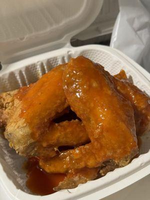 Wings with mumbo sauce