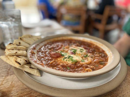 Shakshuksa with Eggs/Pita bread