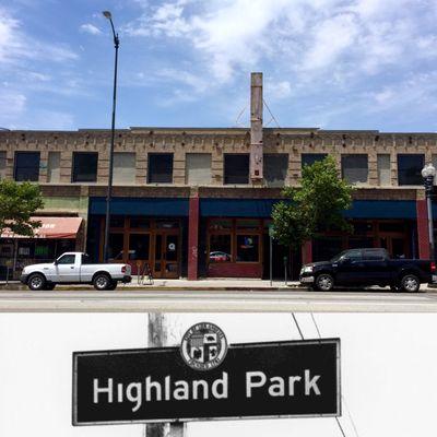 LA Sports Acupuncture is located in the Highland Hotel in Highland Park.