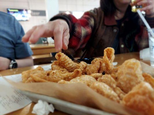 Fried Pork Skin.... omg... get 2 order... oh lawd