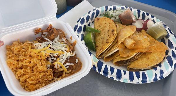 Rice & beans, 4 Tacos Vampiros