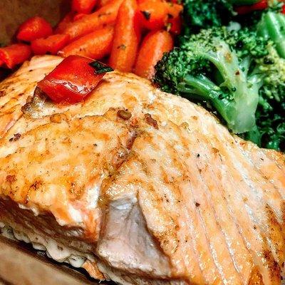 Bistro Grilled Salmon with Steamed Broccoli and Carrots; Price: $7.95