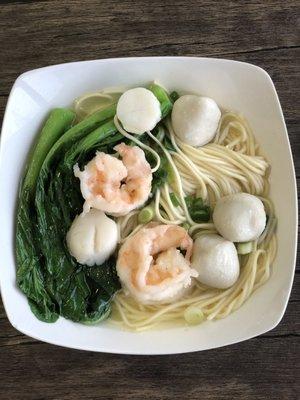 Seafood noddle soup