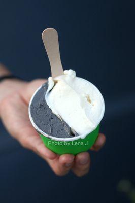 Regular Cup ($4.75) - Fiordilatte and Black Sesame. Black sesame tasted quite roasted and a bit bitter, not my fav black sesame ice cream.