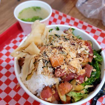 3 scoops bowl with salmon, tuna and yellowtail