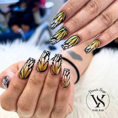 Do you know what your nails are craving? A day at Vernis Sage Nail Bar Long Beach! With top-notch care and high-quality products, we pampe