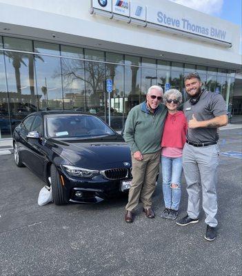 Happy BMW owners with Ole Hartmann - Salesman A++!