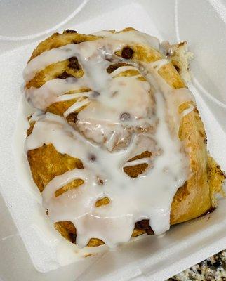 This cinnamon roll is YUGE    Delicious