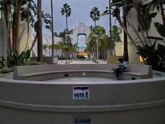 Walking directions to the voting polls in Beverly Hills, November 2024.