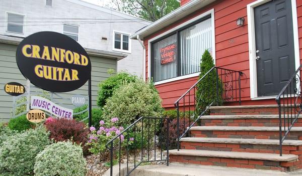 Front of Cranford Guitar and Music Center