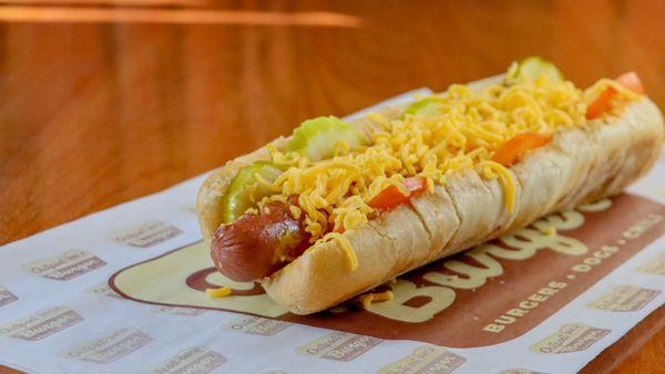 Cheddar Dog
with shredded cheddar, tomato, onion, pickles & mustard