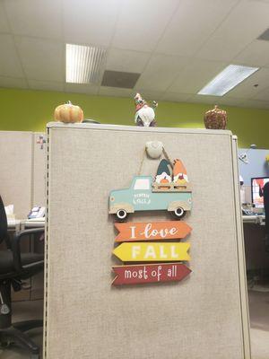 Happy Fall Y'all! Fun Decorations courtesy of Smartin!