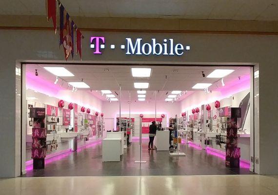 T-Mobile in the Chambersburg Mall