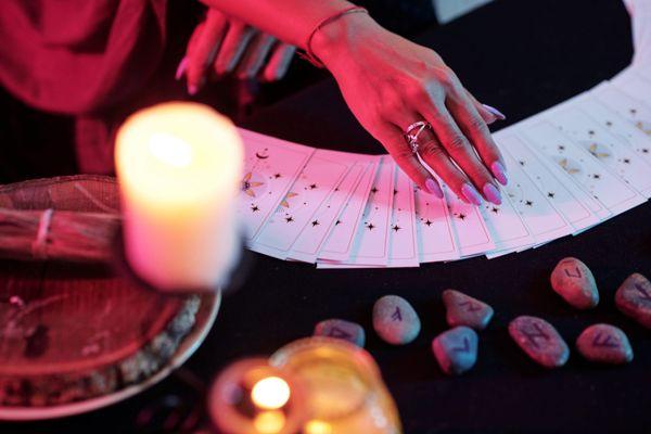 Open Halloween! Psychic palm and tarot Readings Half off