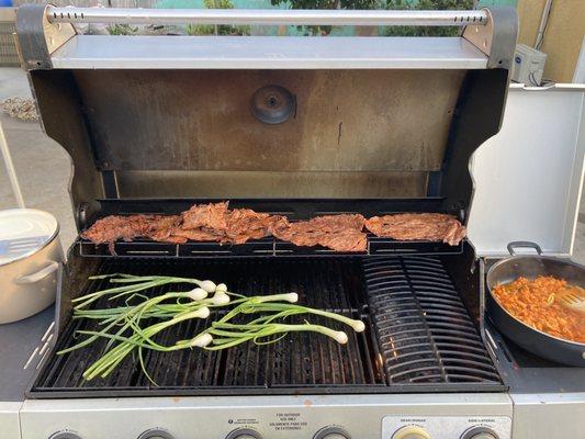 Asada on the grill. Que chille.