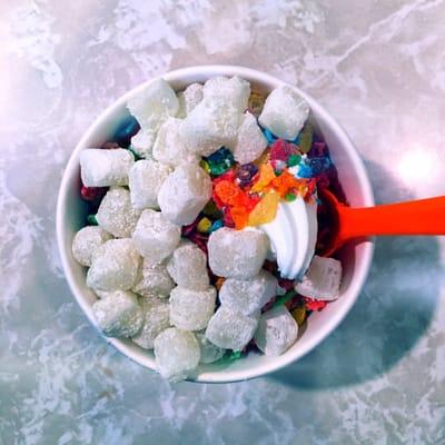 My coconut froyo with fruity pebbles and mochi