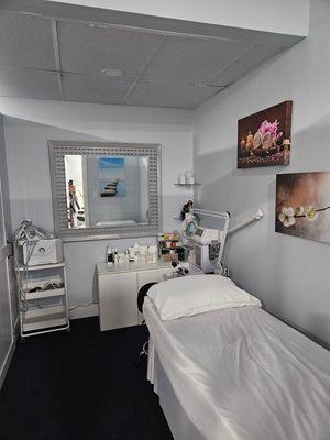 Facial Room