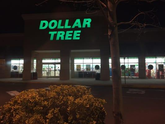 The Front of Dollar Tree