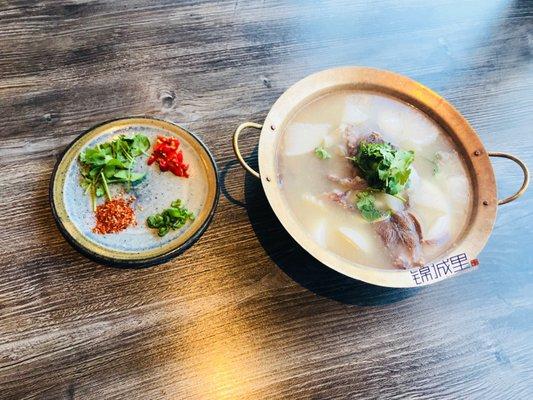 Qiao Jiao beef combination soup of Leshan 乐山翘脚牛肉