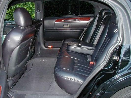 4 passenger Lincoln Sedan Interior