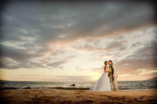 Maui Wedding Packages beautiful sunset shot