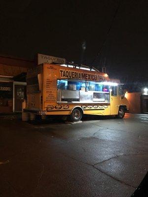 Wonderful & legit taco truck!