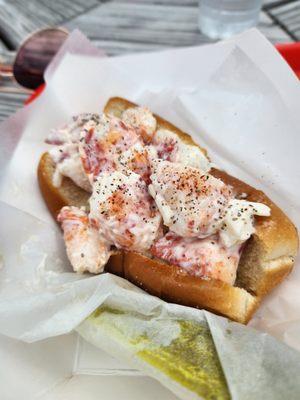 Phenomenal Lobster roll. You know it's great when you need a fork!