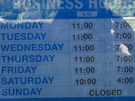 Posh Pirouettes.....CLOSED BEFORE POSTED HOURS. Not the first time!