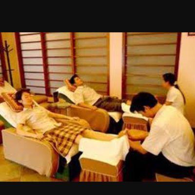 Traditional Chinese Reflexology divided the body into twelve energy meridians.