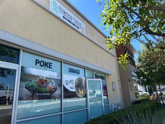 Poke Tiki - Lake Forest Store Back