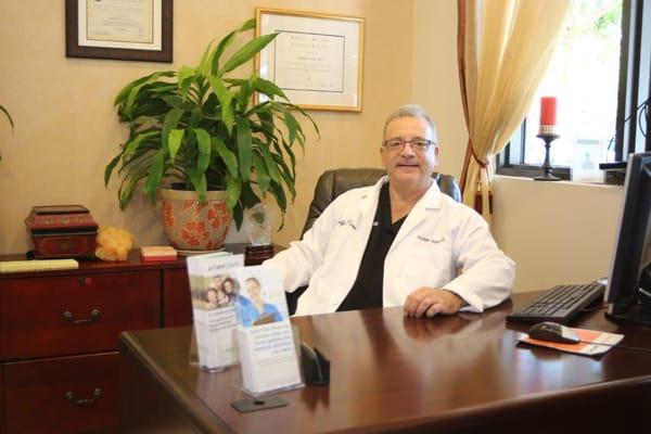 Our trusted and talented Medical Director and Smartlipo artist, Dr. Stratt.