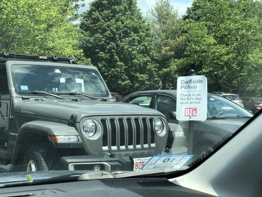 See all these empty cars?  Apparently there is a literacy problem in Framingham. People can't read.